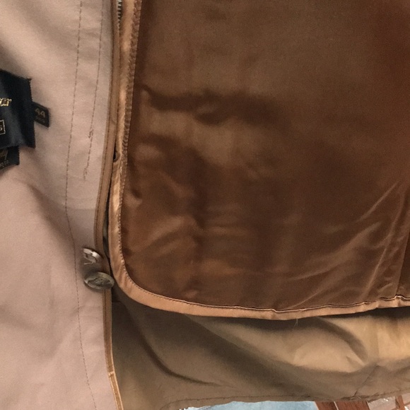 Tan zip in liner trench coat - Picture 5 of 9